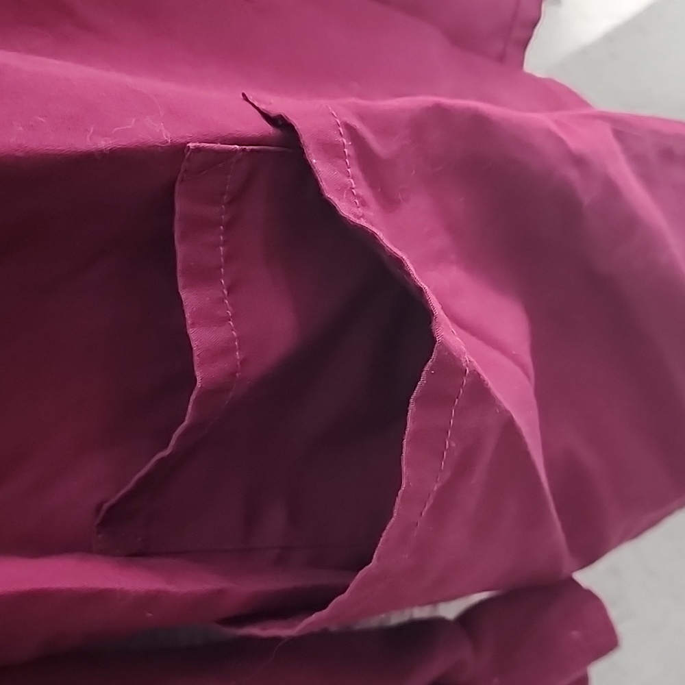 Red scrub jacket - Picture 5 of 9